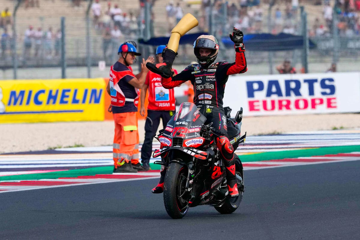 MotoGP Misano : victoire de Marco Bezzecchi lors du sprint, chute de Marc Marquez