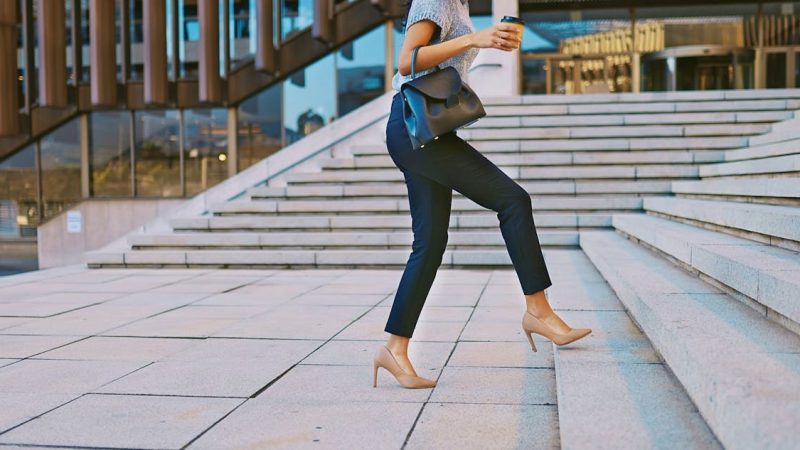 Hauteur idéale des talons hauts : conseils d’un orthopédiste pour préserver vos pieds