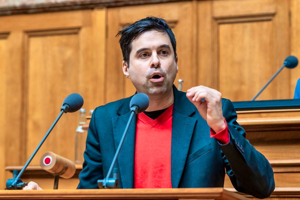 Le PS profite des prises de parole de l’UDC pour financer sa campagne