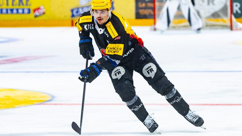 Fribourg-Gottéron prolonge Sandro Schmid jusqu’en 2030, annonce lors du derby contre le CP Berne