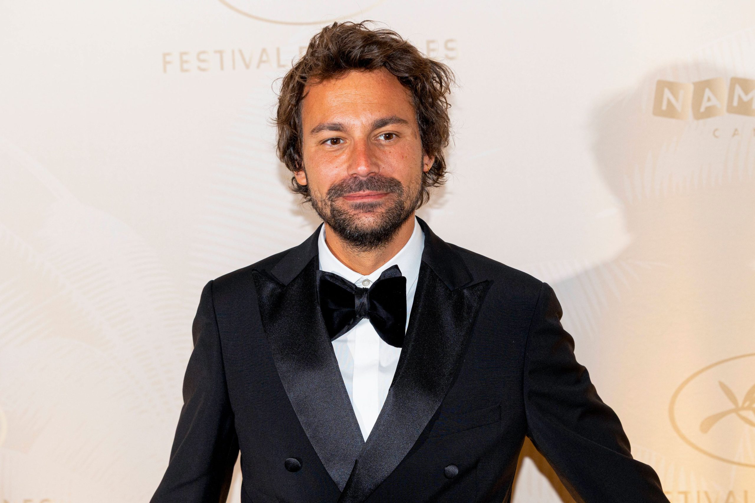 Bertrand Chameroy révèle sa dépression et son hospitalisation après une absence de trois semaines sur C à vous