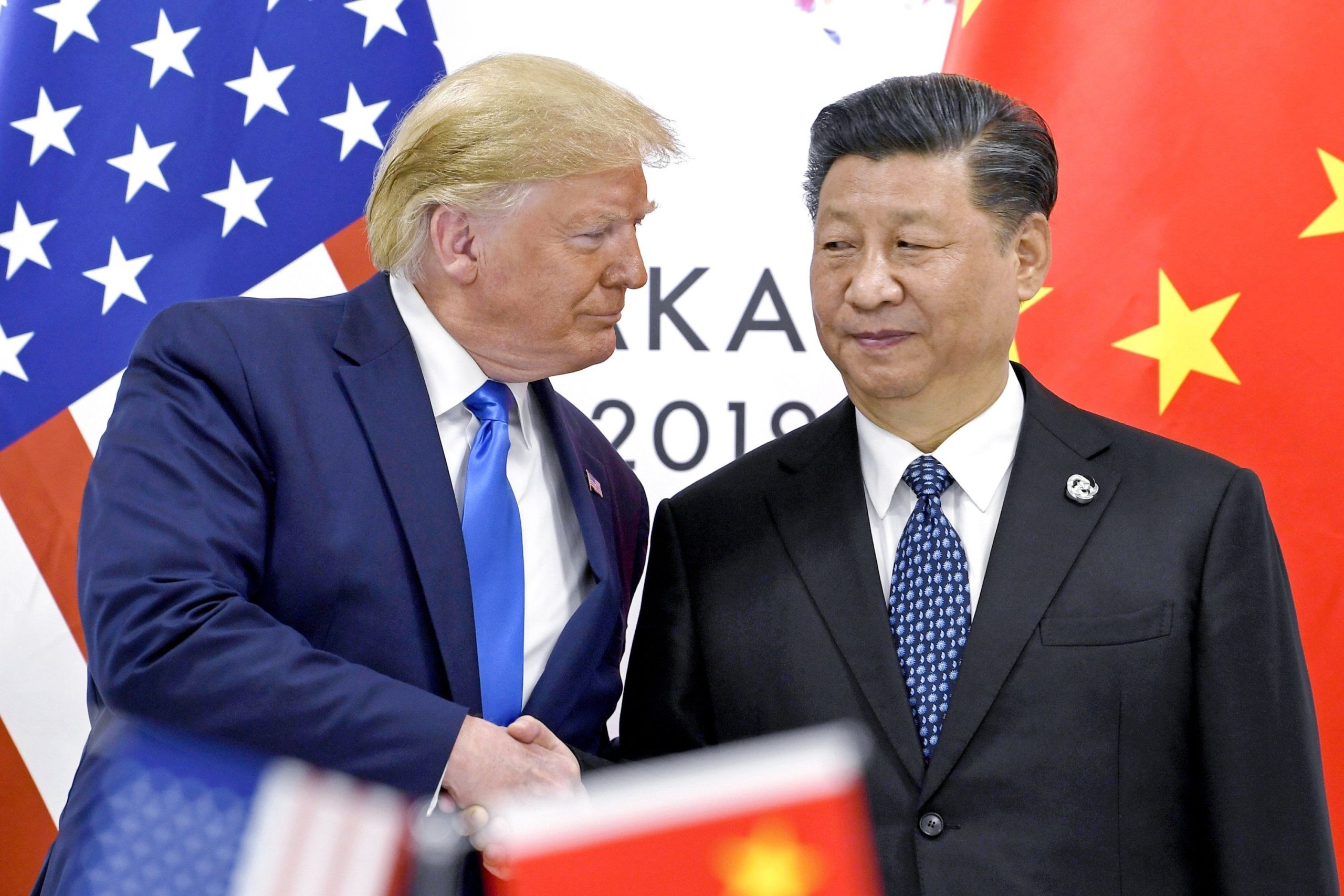 Trump prévoit une rencontre avec Xi Jinping en Corée du Sud à l’APEC et panorama des enjeux économiques mondiaux