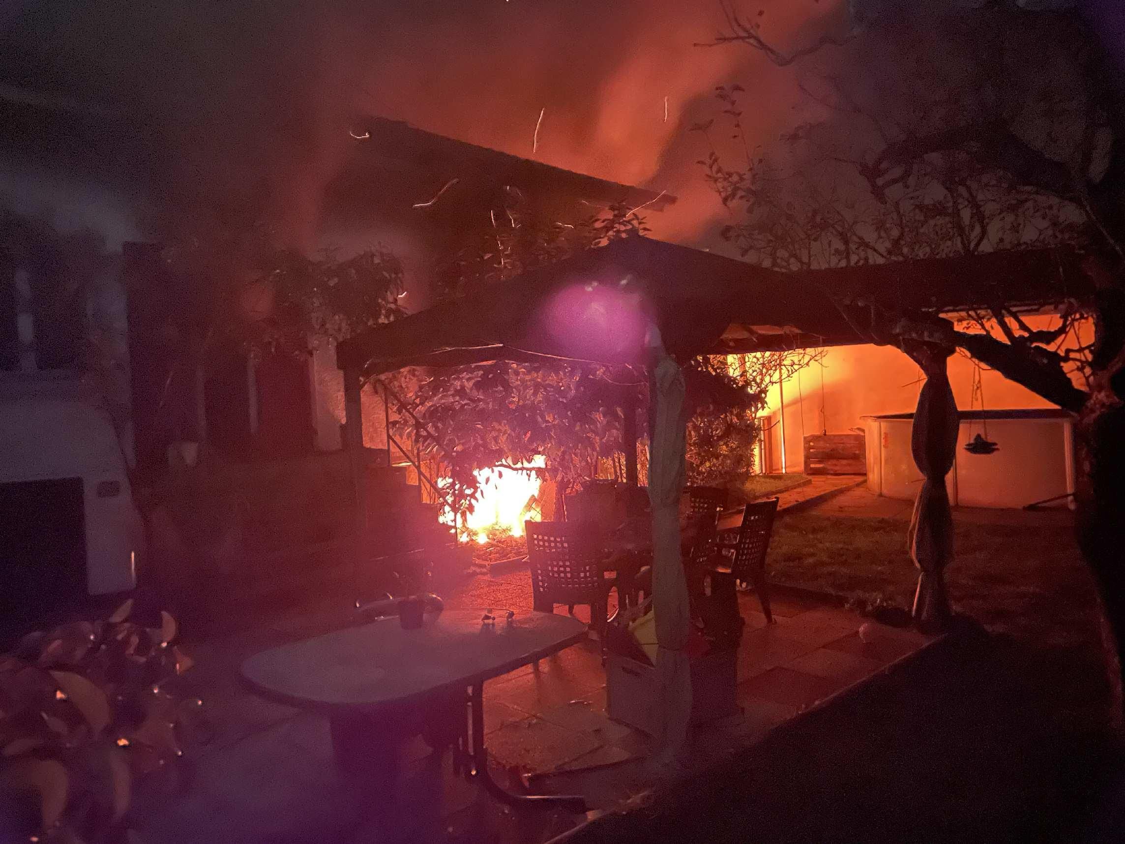 Incendie nocturne à Misery : les occupants évacuent leur villa et seront relogés