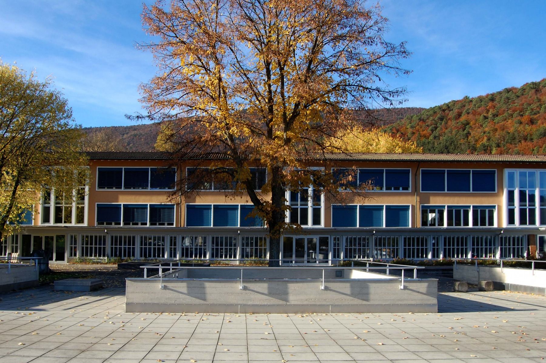 Agression au cutter à l’école secondaire de Moutier liée au harcèlement scolaire