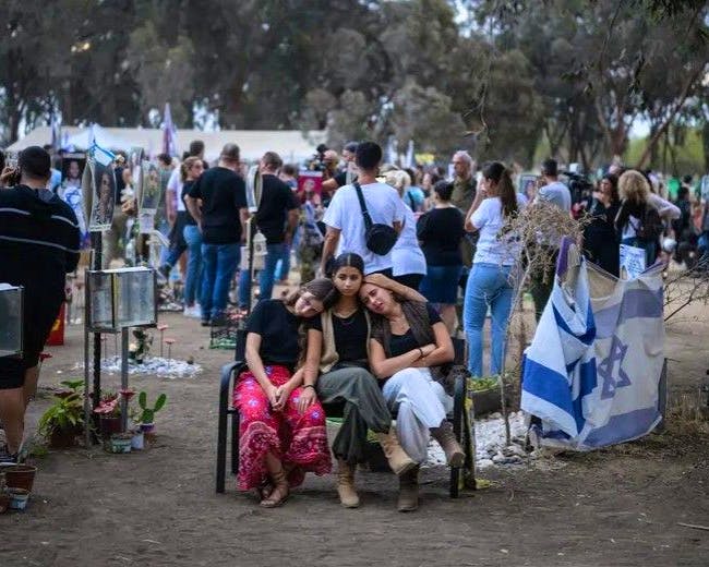 Tadej Pogacar s’impose à la Lombardie pour la cinquième fois et écrit une page historique du cyclisme