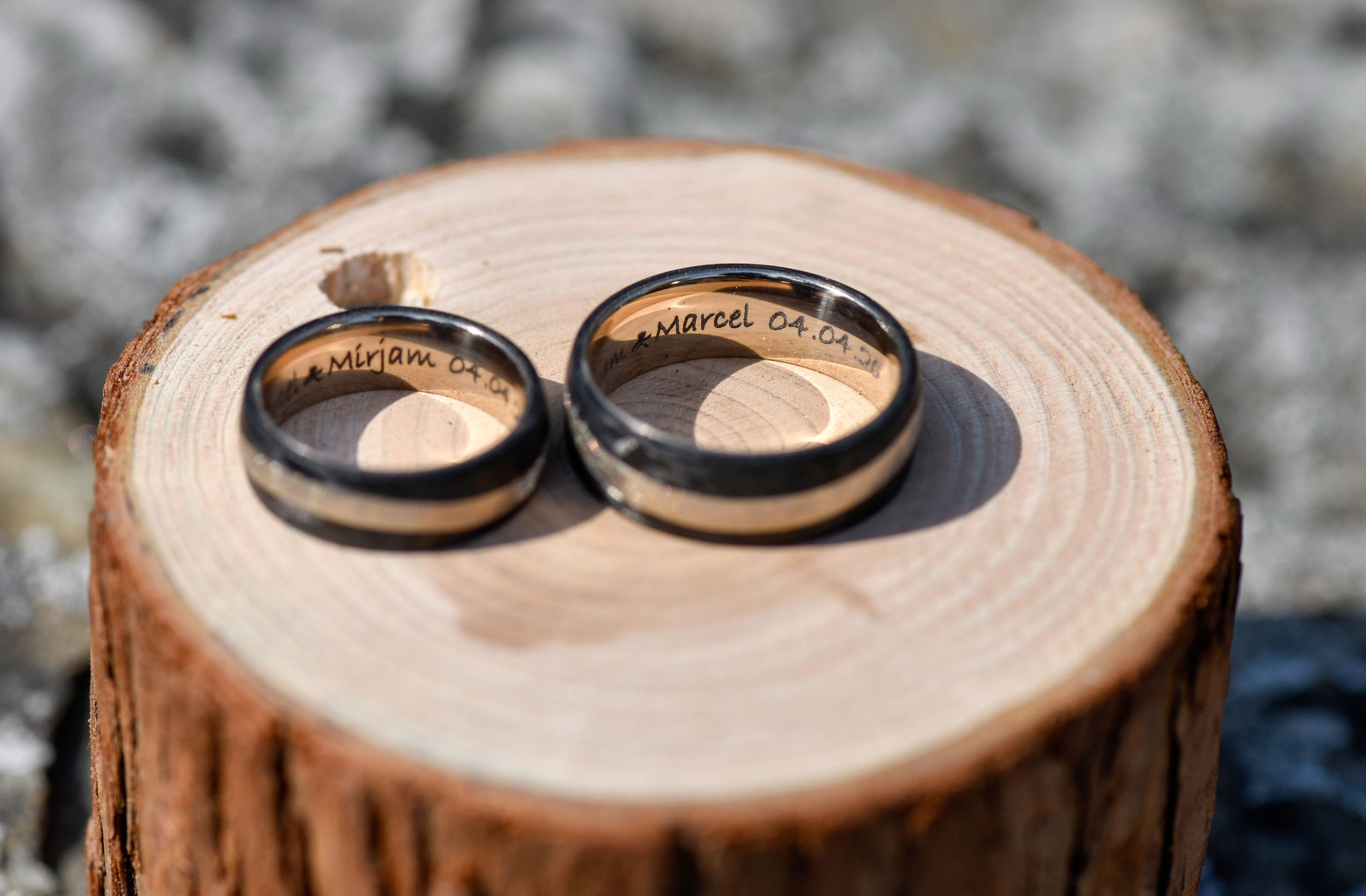 Berne : Débats sur le nom de célibataire et le choix du nom de famille au Parlement suisse