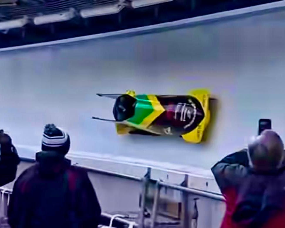 T-shirt controversé avec symbole nazi à Lausanne : enquête pour discrimination en Suisse