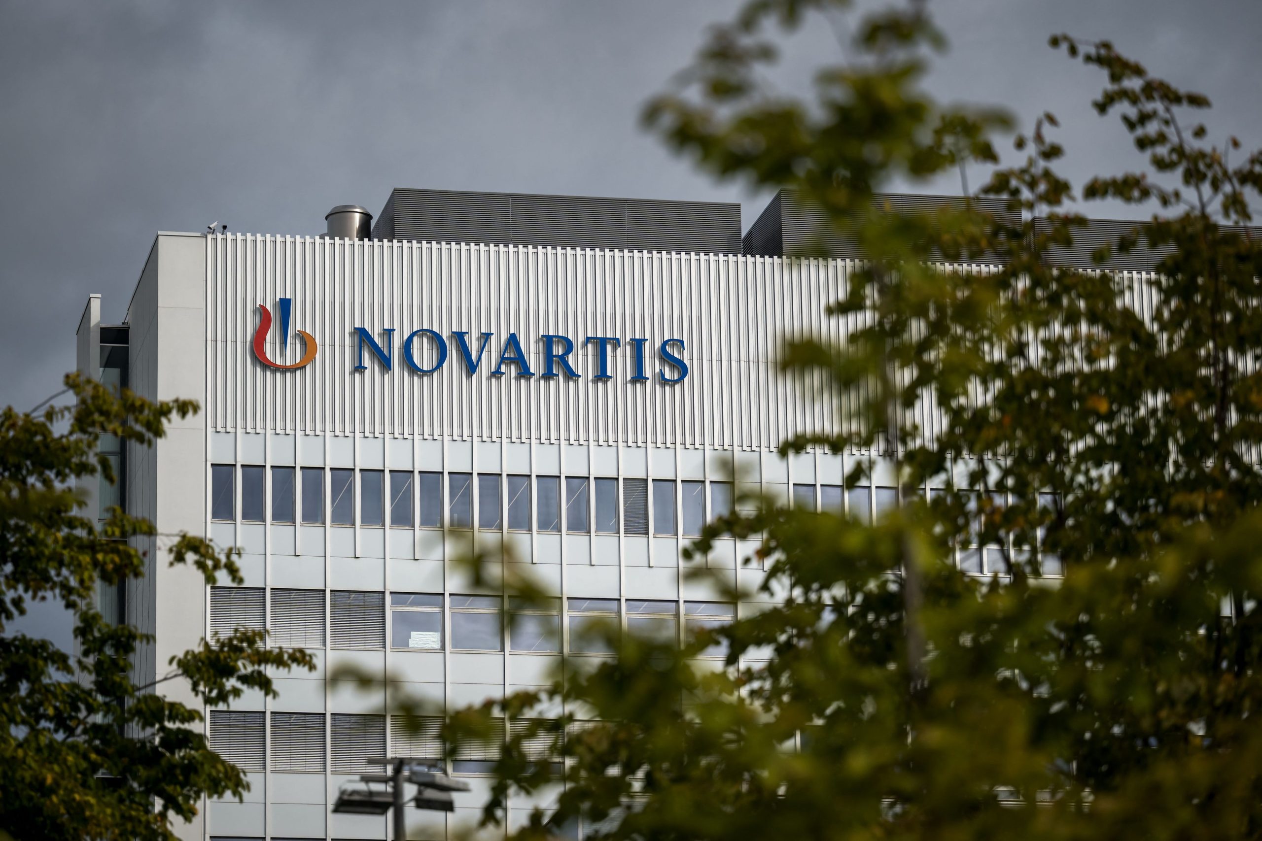 Novartis annonce une expansion majeure de sa production en Caroline du Nord: 700 emplois créés et nouveau centre à Morrisville (2027-2028)