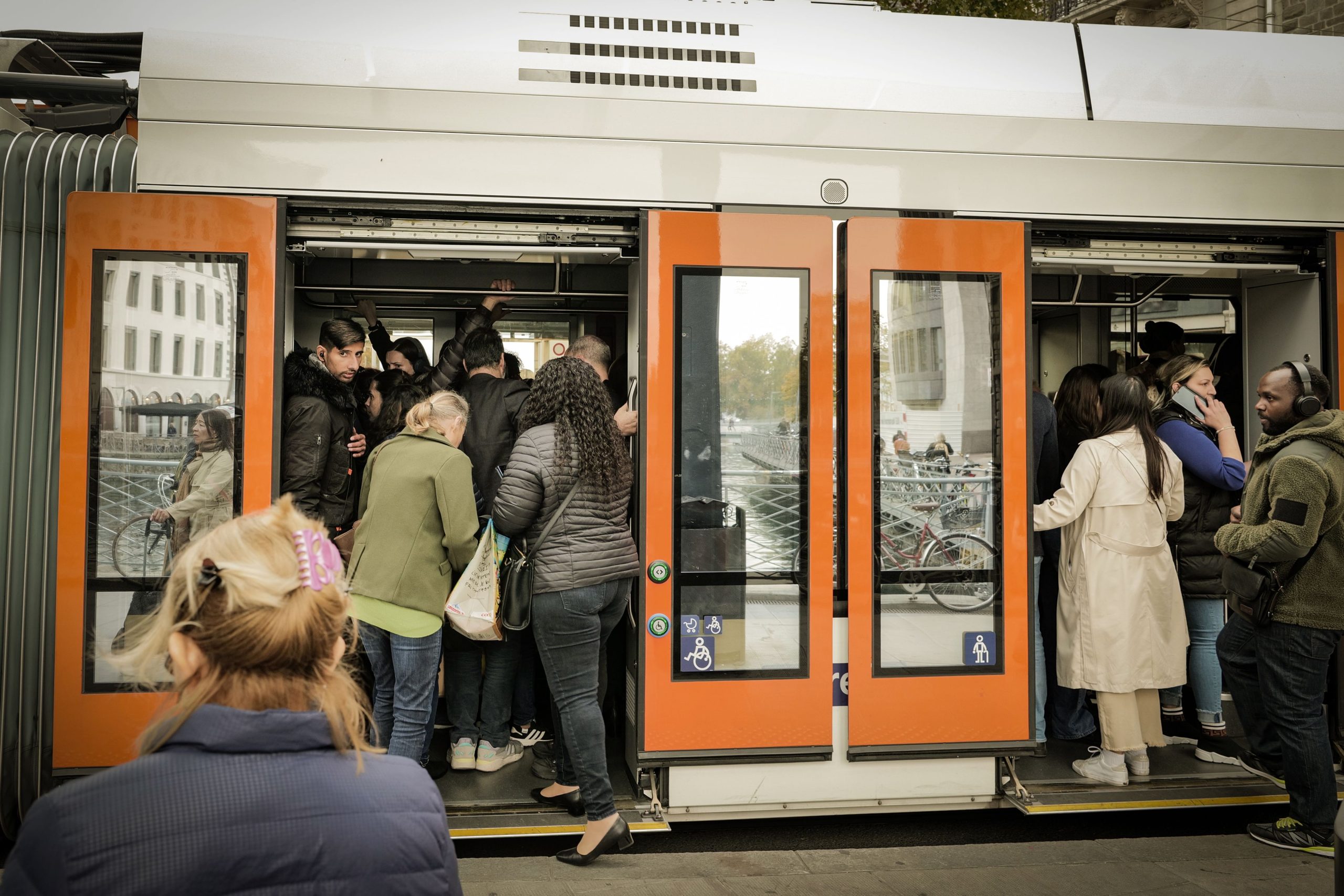 Genève : perturbations importantes des TPG lundi en raison d’une manifestation