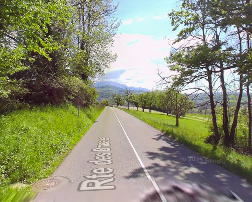 Viuz-en-Sallaz : deux mineurs perdent la vie dans un accident sur la route des Brasses